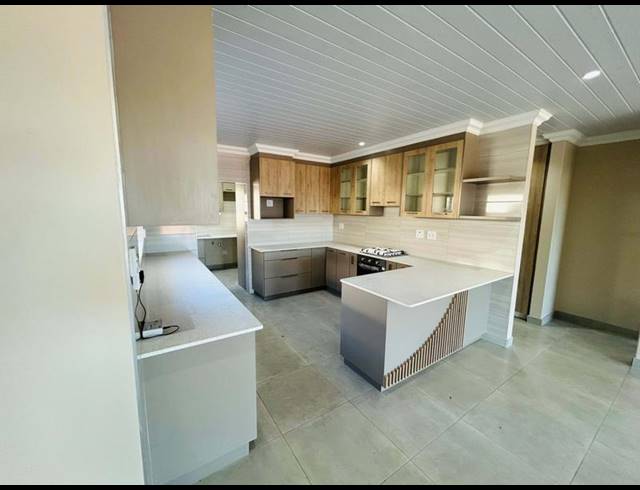 3 BEDROOM HOUSE FOR SALE IN ISLAND VIEW